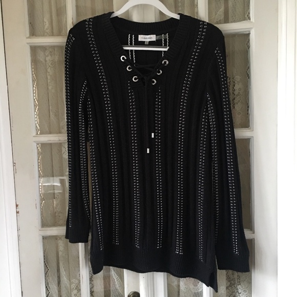 Host Pick:Calvin Klein Black & White Pullover Sweater – Size Medium - Picture 4 of 7